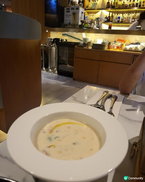 LAB EAT Restaurant & Bar