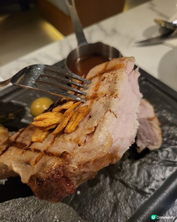 LAB EAT Restaurant & Bar