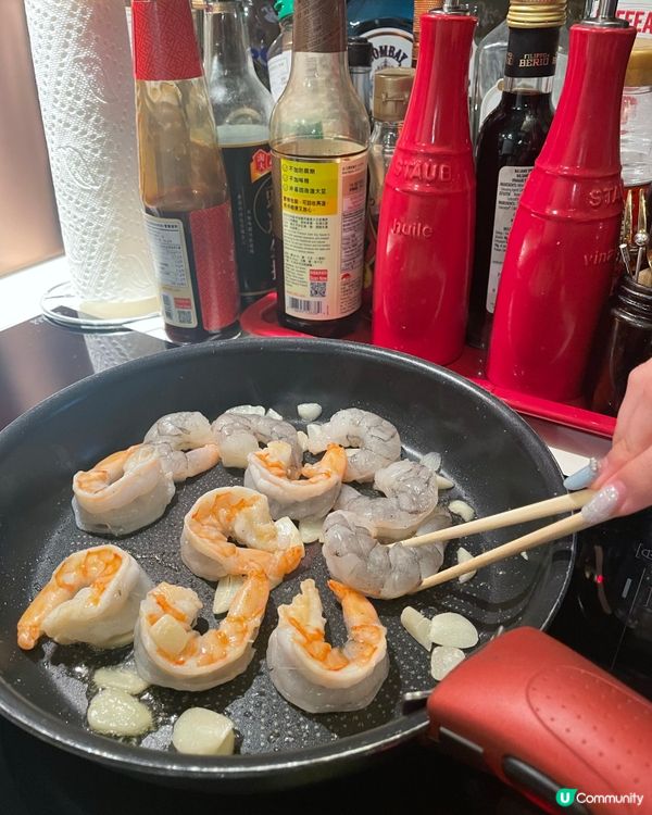 懶人必學！芝士大蝦菠菜忌廉意粉🍝😋