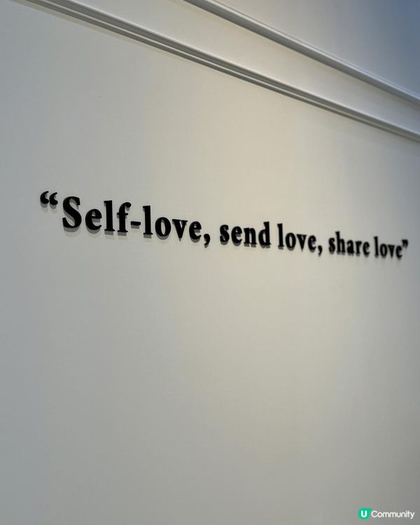 超靚嘅純白色店舖