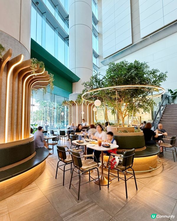 餐廳望住海旁，lunch set抵食