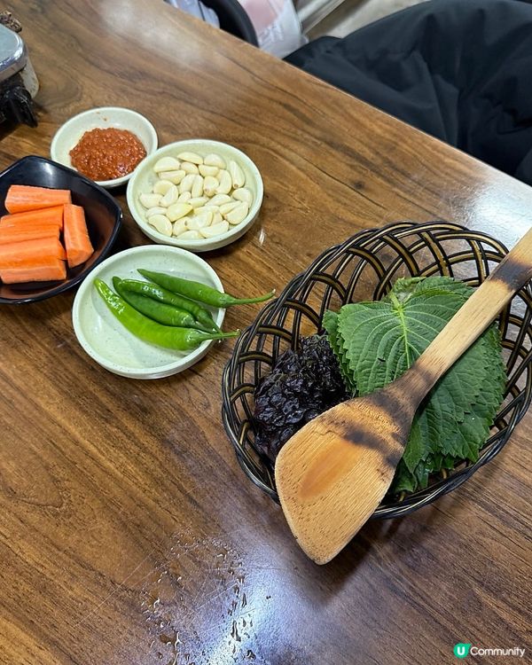 🇰🇷釜山海雲台市場人氣鰻魚名店｜超滿足的醃烤豬肉！