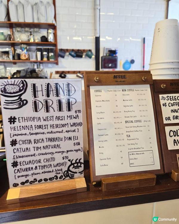 鰂魚涌文青咖啡館☕  阿啡  簡約木系，黑膠音樂，舒服到爆！