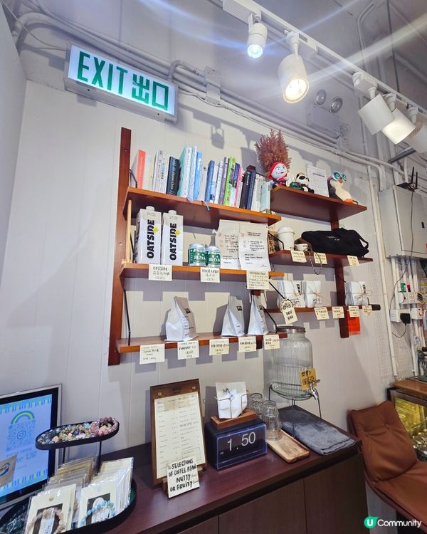 鰂魚涌文青咖啡館☕  阿啡  簡約木系，黑膠音樂，舒服到爆！