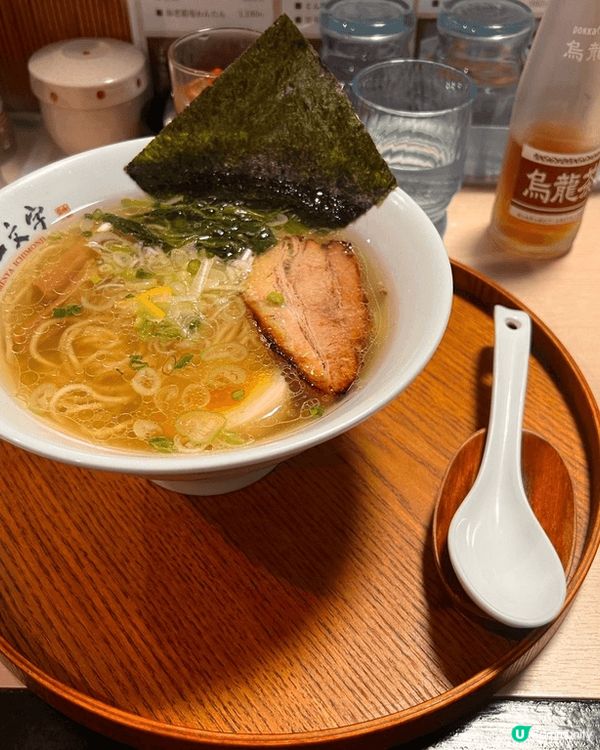 北海道正宗拉麵店，店內拉麵種類唔多只得2-3款，但係都好好味...