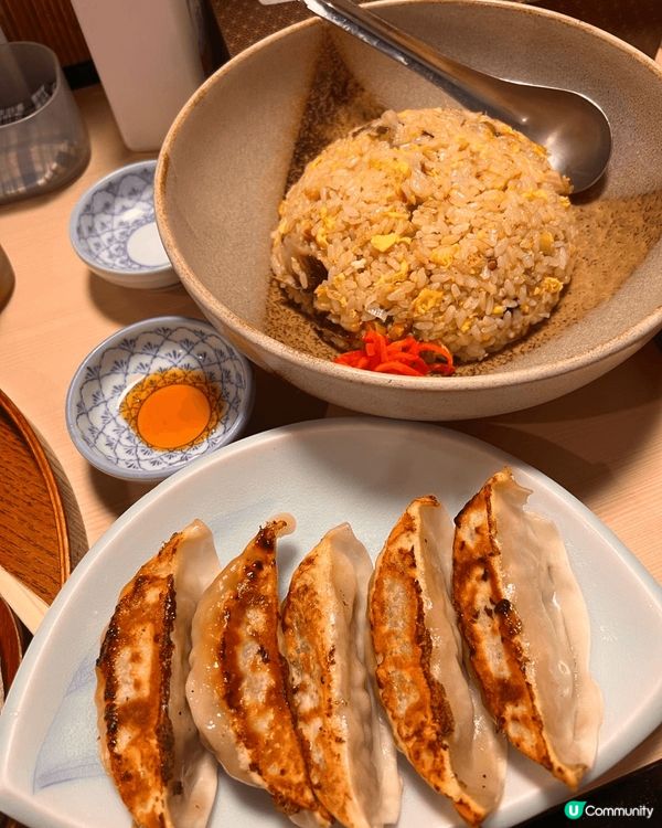 北海道正宗拉麵店，店內拉麵種類唔多只得2-3款，但係都好好味...