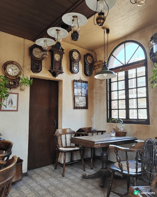 四國旅遊期間，無意中在酒店附近找到這間café，由一對老夫婦...