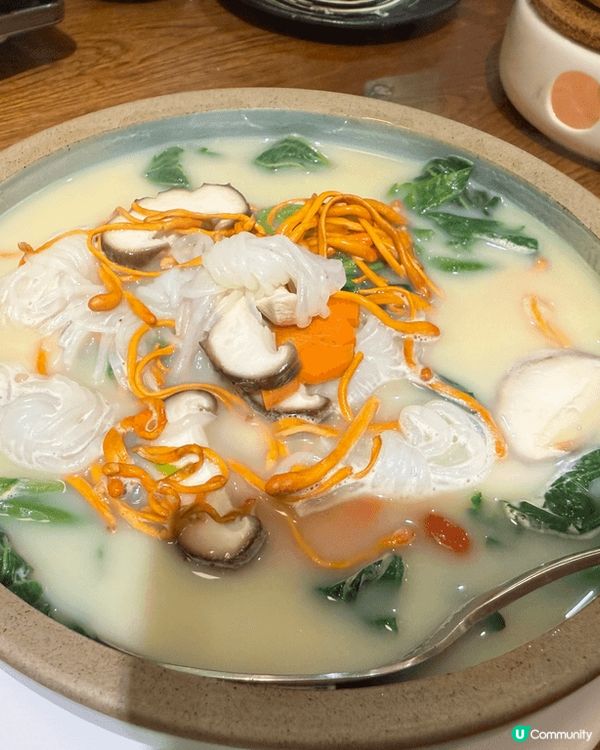 去咗珠海兩天遊上網搵到這間素食餐館，價錢合理賣相精美，餸菜一...