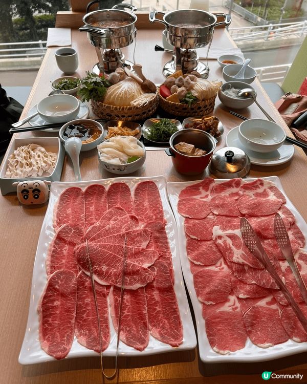 台灣火鍋店，本人對靚靚既廚房有情意結，鐘意攞黎打卡影相，圖中...