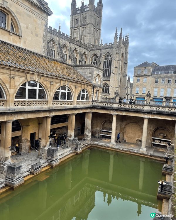 位於英國Bath既羅馬浴場，係至今保存得好好嘅歷史名勝，包含...