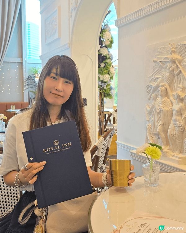 這家位於尖沙咀The one 一身裝潢以歐洲宮廷風既設計來作...