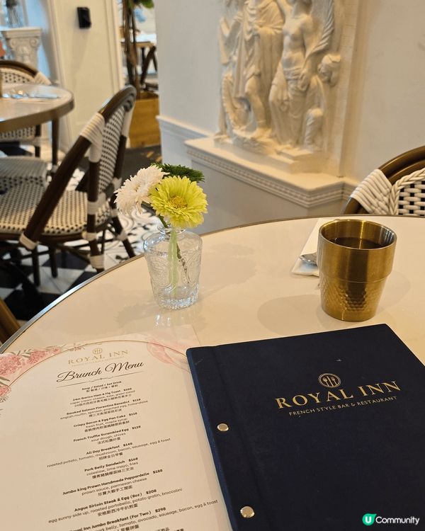 這家位於尖沙咀The one 一身裝潢以歐洲宮廷風既設計來作...