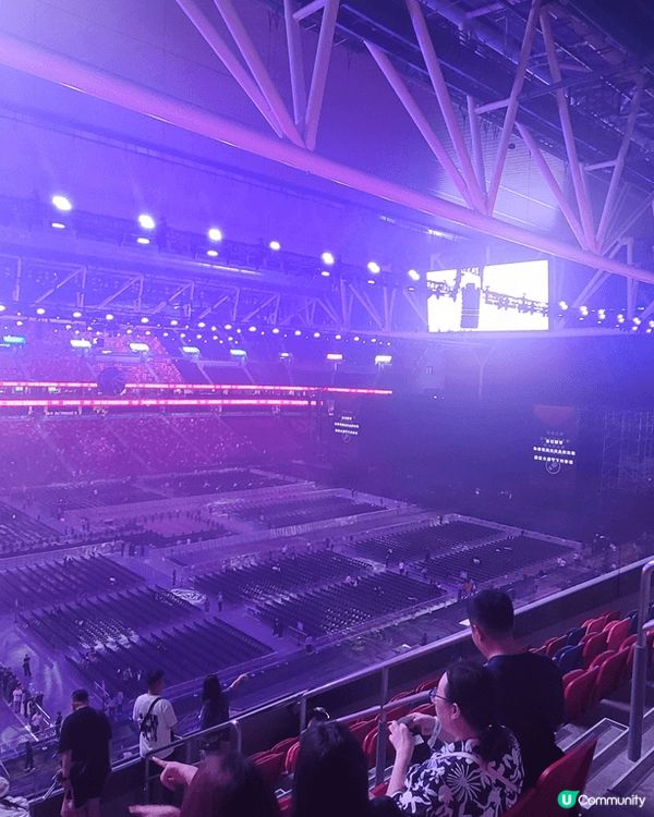 我在公開發售當日，大概3分鐘內成功刷兩張首場演唱會飛，價錢是...