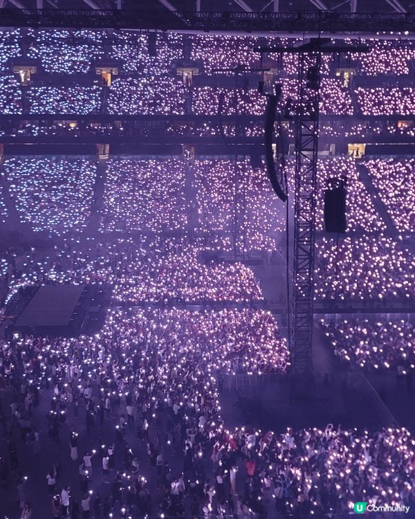 我在公開發售當日，大概3分鐘內成功刷兩張首場演唱會飛，價錢是...