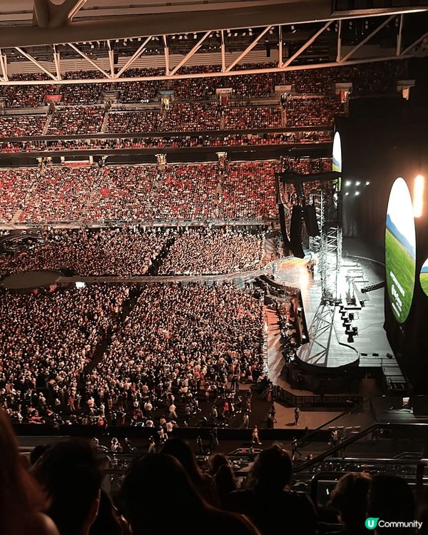 之前同朋友去咗啟德睇Coldplay演唱會!!!!演唱會好有...