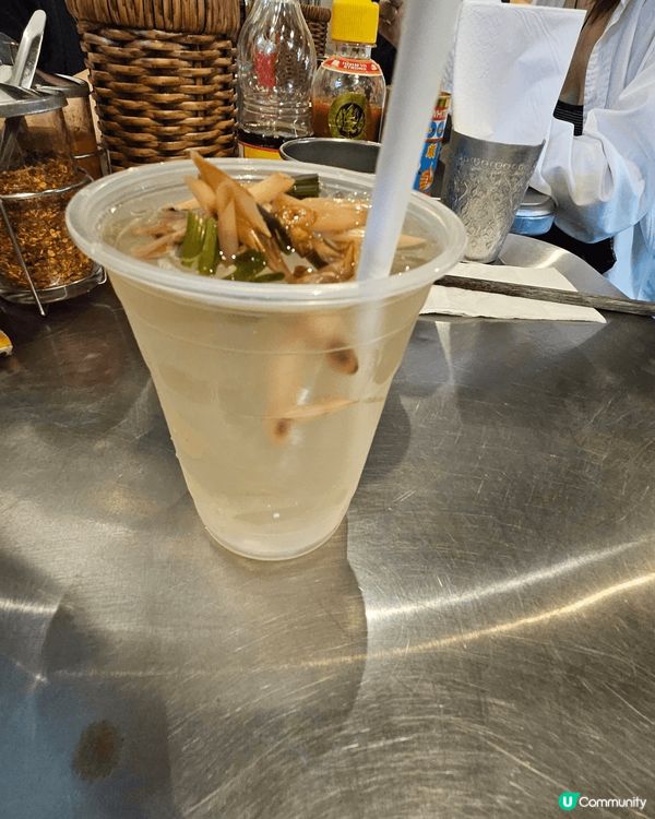 2025米芝蓮，真係名不虛傳，係好正宗嘅泰菜，店員都應該全泰...