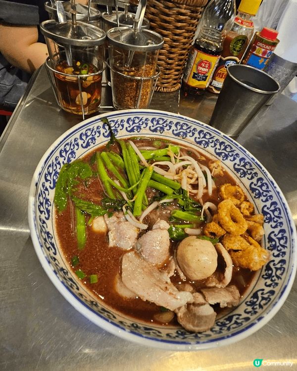 2025米芝蓮，真係名不虛傳，係好正宗嘅泰菜，店員都應該全泰...