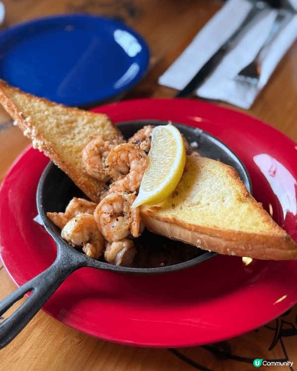 今日竟然去咗山頂嗰度行，已經好耐冇去啦，但係好開心今日有機會...