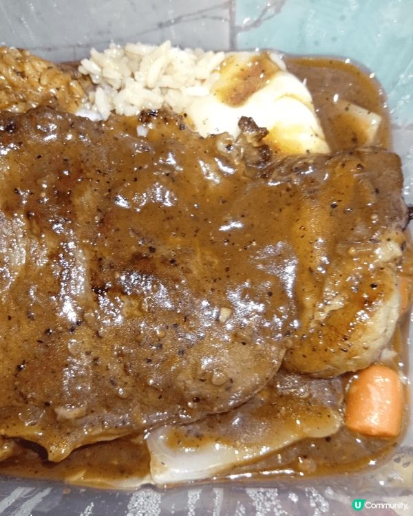 香港物價昂貴，鋸扒最少都要八十元。西環干諾道西188號香港商...