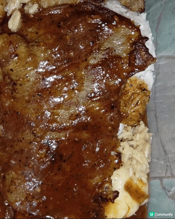 香港物價昂貴，鋸扒最少都要八十元。西環干諾道西188號香港商...