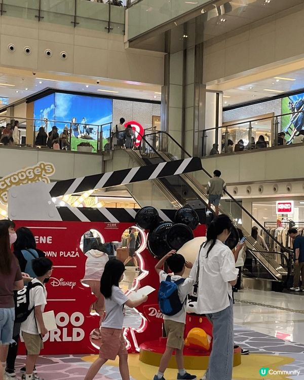 人氣角色Dimoo換上各種可愛的迪士尼造型包括唐老鴨，米奇老...