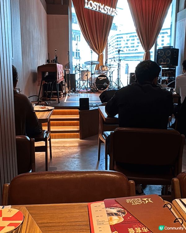 食物好，環境好，仲有live band！