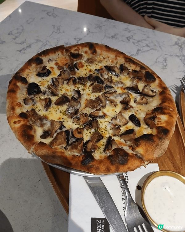 西九M+高級精緻中菜館。那裡的美景、美食和美妙的音響十分吸引...