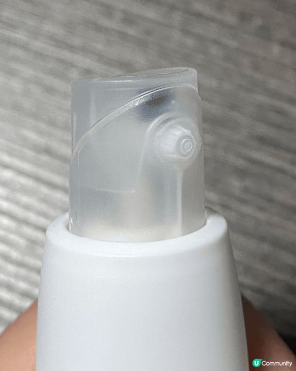 面頰太乾，皮膚科醫生推薦我用這支潤面，容易推開又唔會覺得厚，...