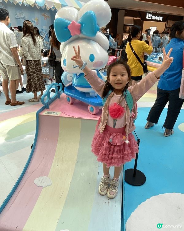 十分推薦去快閃玉桂狗餐廳，內裡有滿滿少女心佈置，以及玉桂狗設...