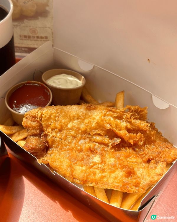 呢間小食店係Airside入面，我係俾佢嘅雙皮奶雞蛋仔吸引到...