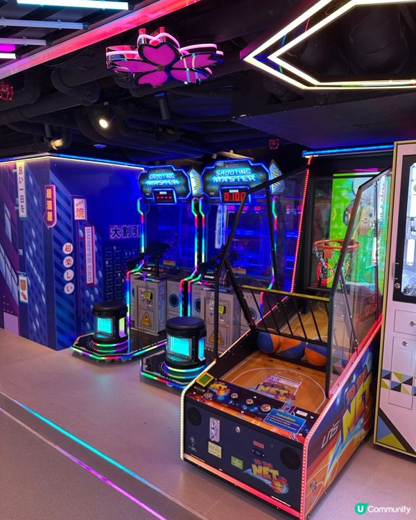 充滿cyber感的冒險樂園