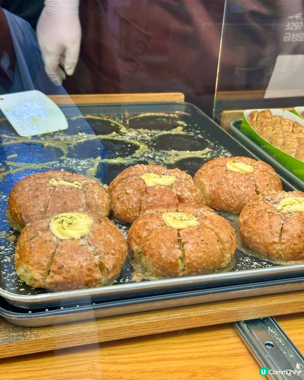 📍韓國江陵旅行中央市場「必食人氣蒜蓉包」🧄🍞