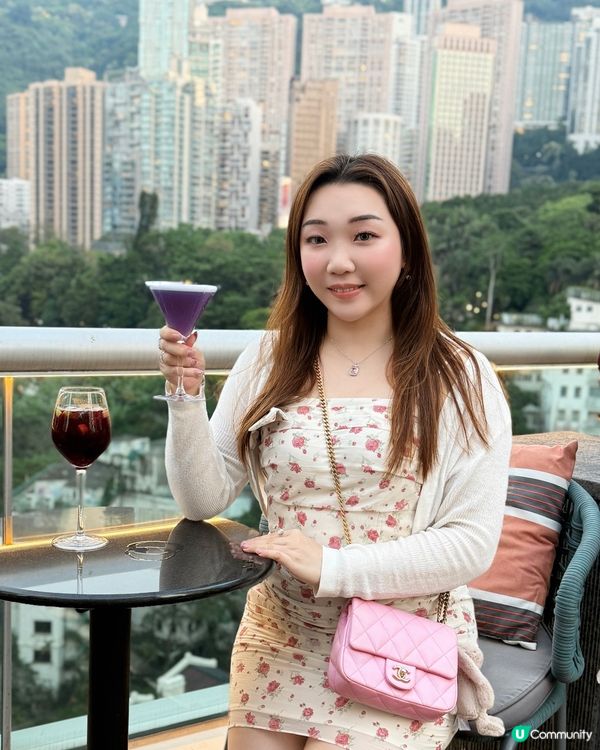 今次揀咗呢間餐廳🤤  
天台環境一流，食物選擇多到眼花撩亂！