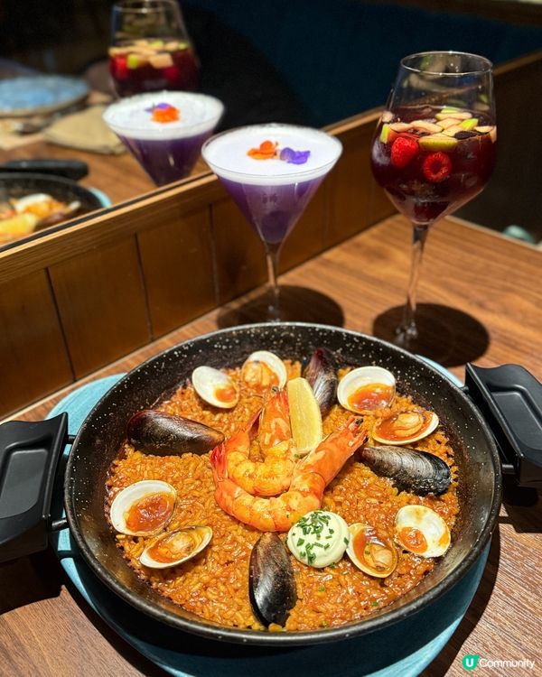 今次揀咗呢間餐廳🤤  
天台環境一流，食物選擇多到眼花撩亂！