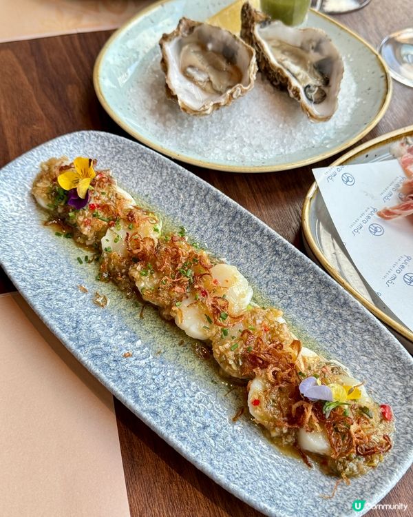 今次揀咗呢間餐廳🤤  
天台環境一流，食物選擇多到眼花撩亂！