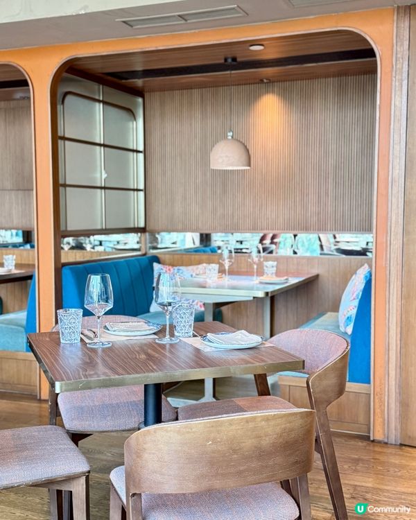 今次揀咗呢間餐廳🤤  
天台環境一流，食物選擇多到眼花撩亂！