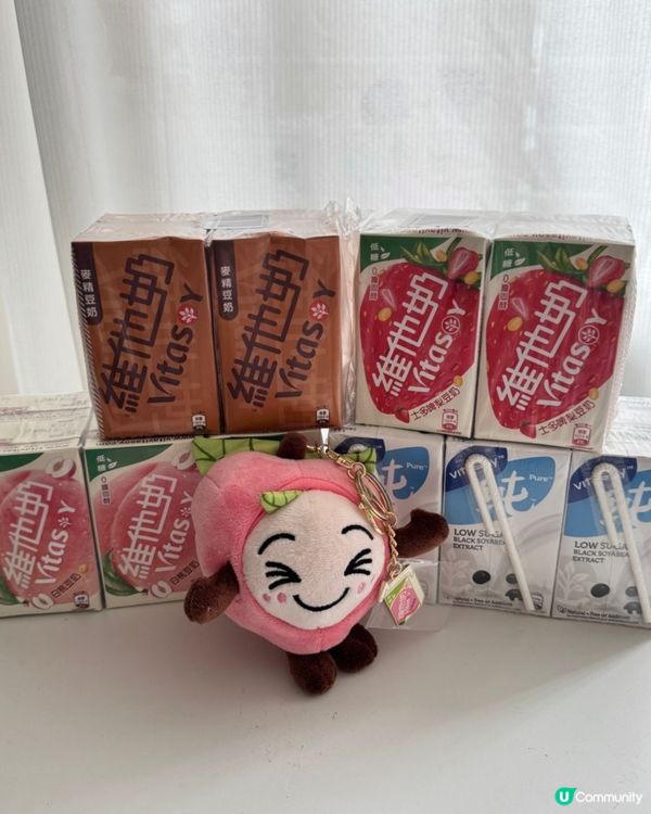 買維他奶送果味豆奶造型公仔😍🍑