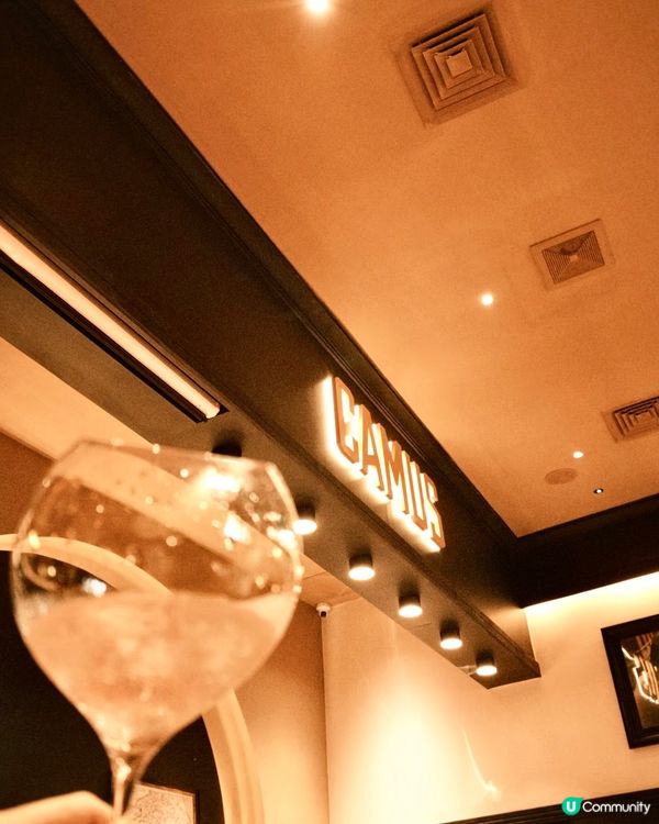 新文藝聖地·書店📚 +咖啡館☕️ +酒吧🍸三合一