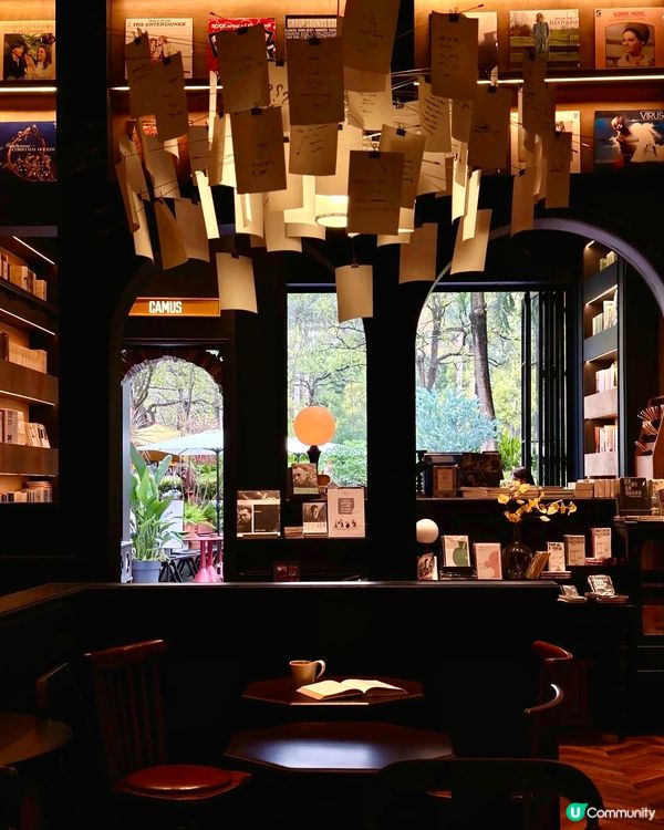 新文藝聖地·書店📚 +咖啡館☕️ +酒吧🍸三合一