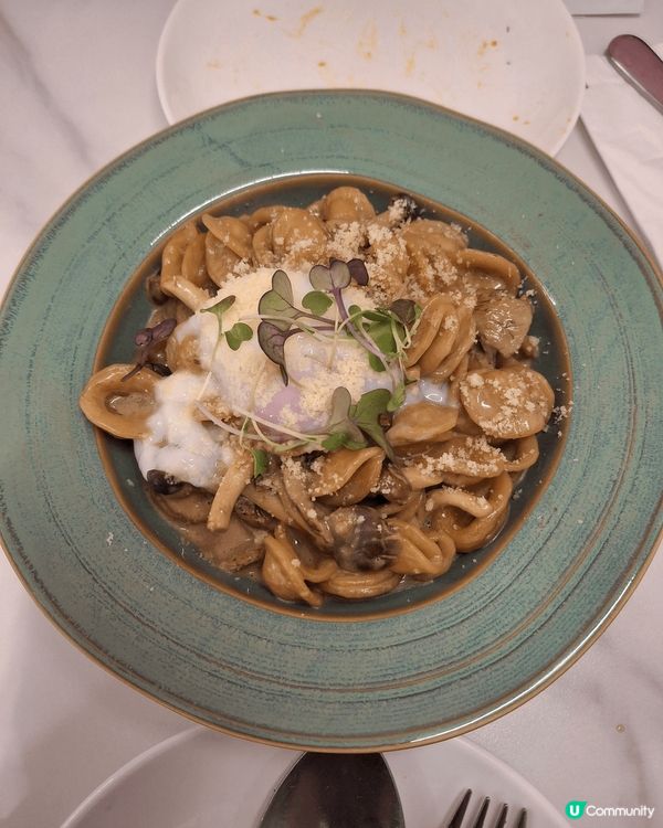 深水埗文青，優雅餐廳，食物健康，環境清静，很多年青人到訪打咭...