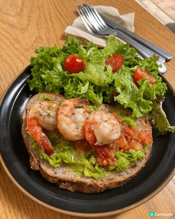 炎熱的夏天，當然食沙律來開胃，清新蔬菜和蕃茄仔，來滋潤喉嚨讓...