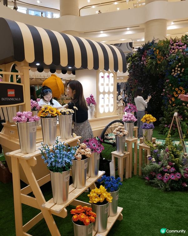 今天路經金鐘太古廣場，發現有一個名為「Where Brick...