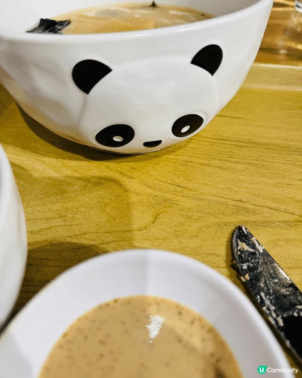 終於到我去海洋公園睇家姐細佬啦！一早去到拎咗12:00嘅籌睇...