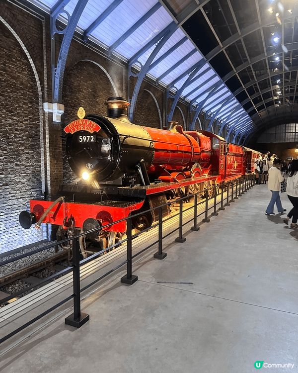 我的打卡熱點係喺東京的哈利波特影城，園區好大，有好多打卡位影...