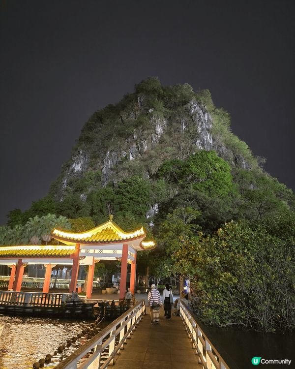 七星岩位於廣東肇慶市，被稱為「嶺南第一奇觀」，係國家5A級景...