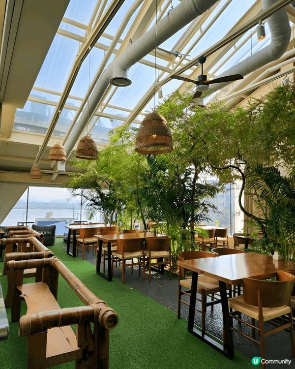 繼續尋找熊貓蹤影，今次去咗間以熊貓竹林做主題嘅Cafe  ~...