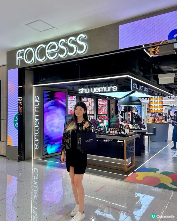 同閨蜜行海港城facesss😍😍 一齊買嘢