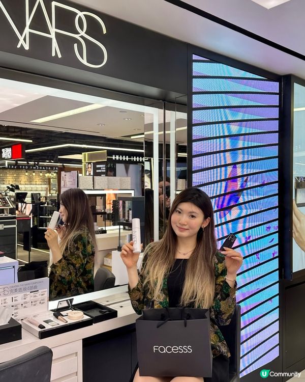 同閨蜜行海港城facesss😍😍 一齊買嘢