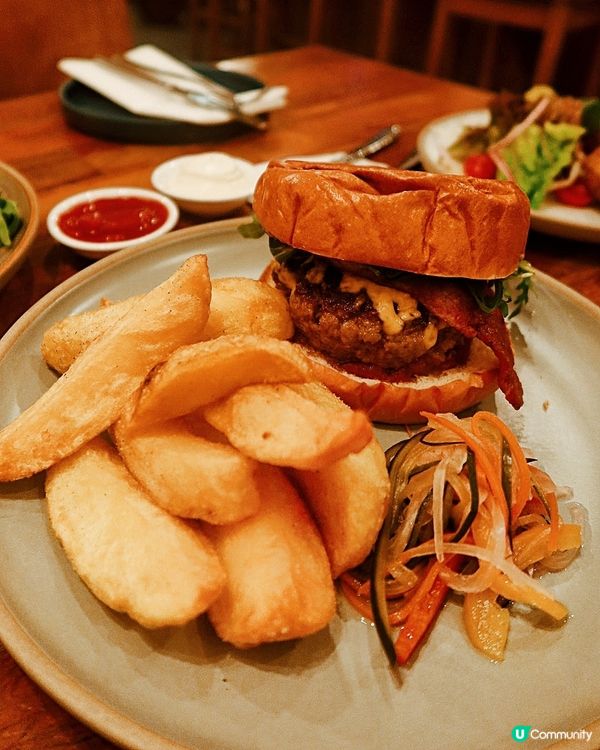 中環隱世小酒館🍷 英倫風情，放鬆小酌