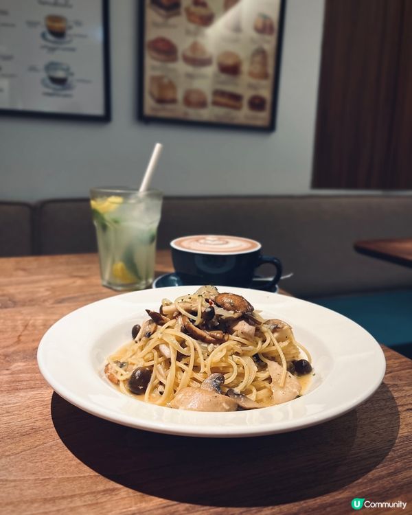 觀塘人氣文青風cafe🧇必食招牌糯米窩夫🤤
糯米窩夫必試！